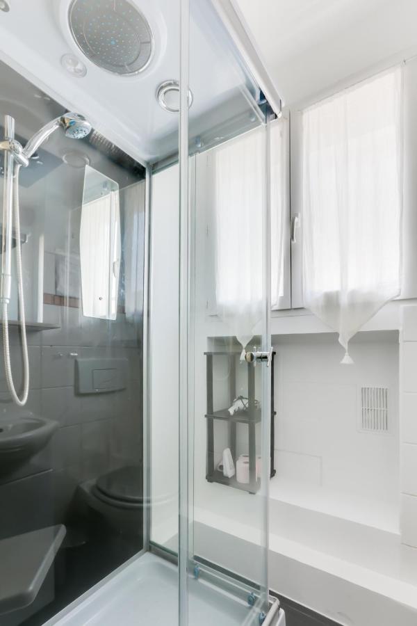 ++++ chambre privée chez l habitant arc de triomphe / private room arc de triomphe ++++ París Exterior foto